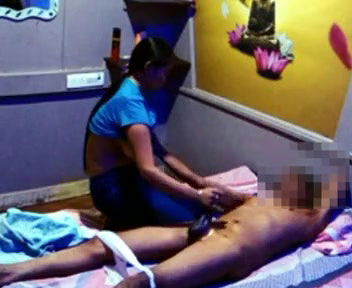 Happy ending at desi massage parlour