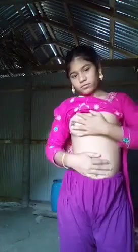 Married Village Girl Showing And Fingering