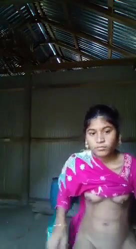 Married Village Girl Showing And Fingering