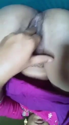 Married Village Girl Showing And Fingering