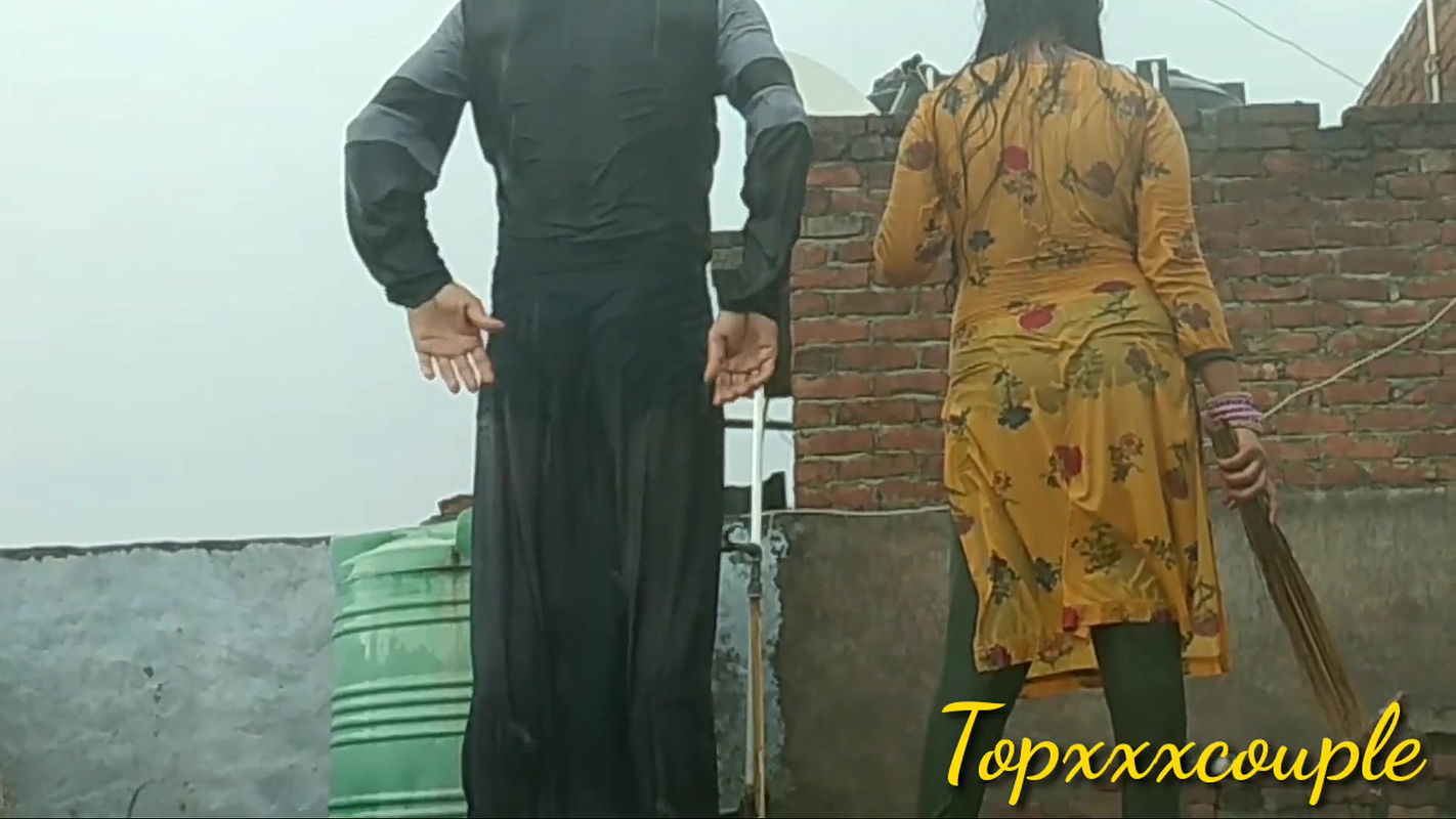 ‘DESI BHABHI’ RAIN BATH.