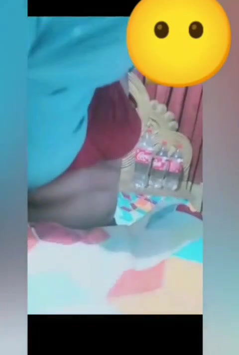 Sexy Desi Girl show her big boobs