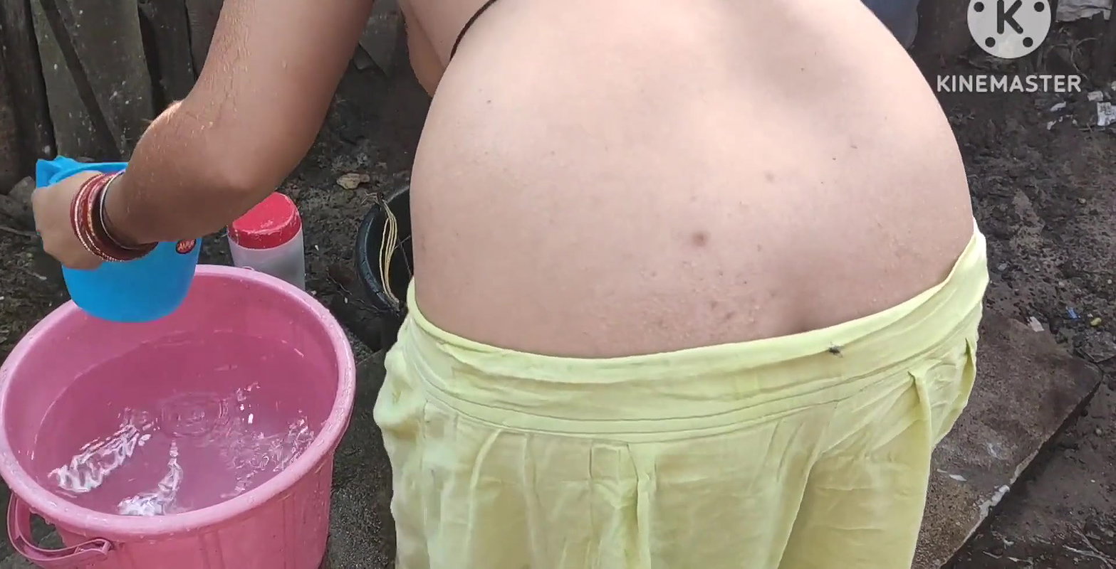 Anita ki hot ass and boobs hot.