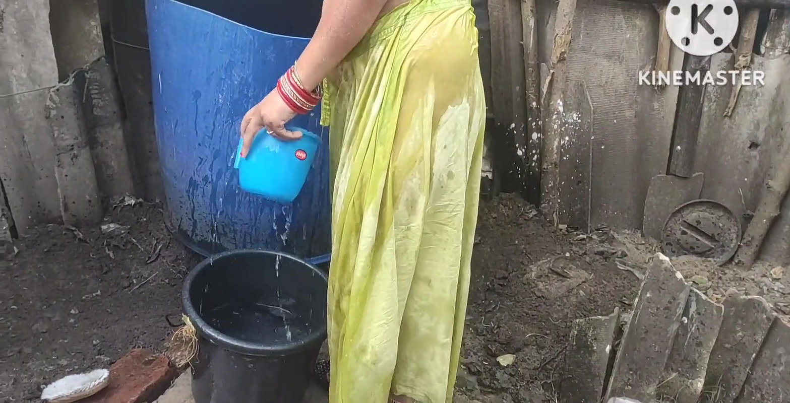 Anita yadav bathing outside of new look.