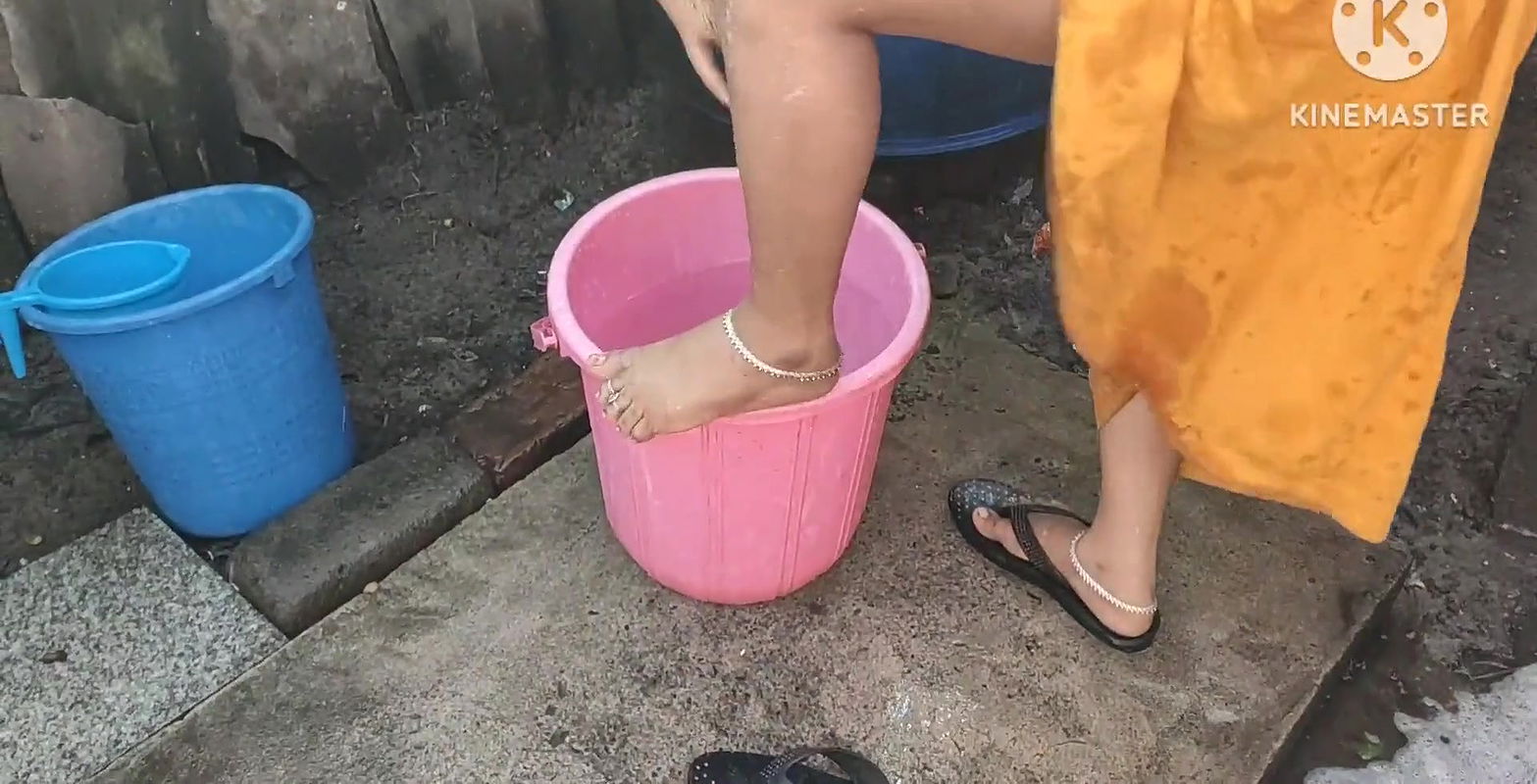 Anita yadav bathing outside with hot ass.