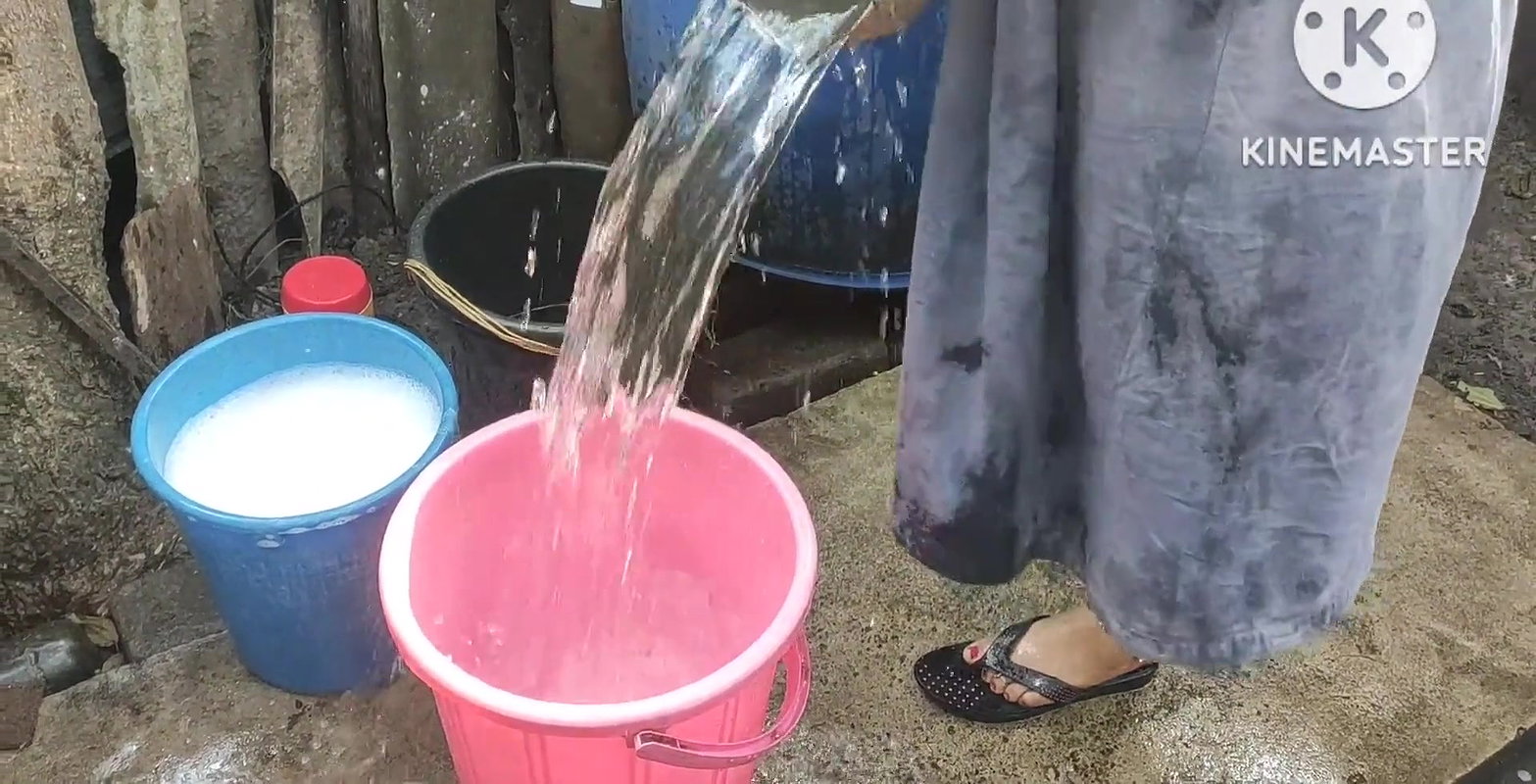 Anita yadav ki hot boobs Indian house wife.