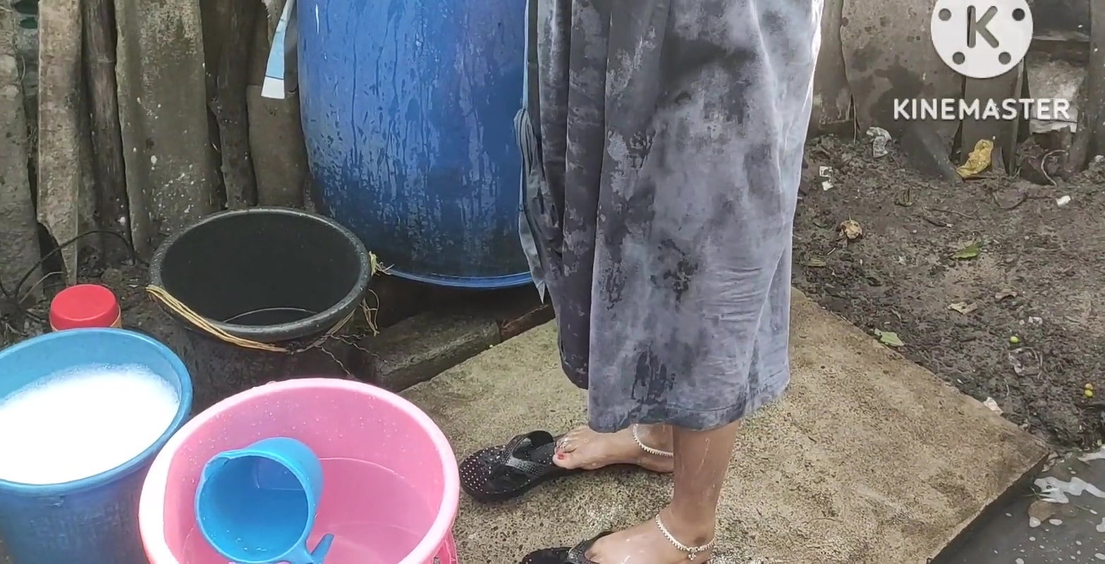 Anita yadav ki hot boobs Indian house wife.