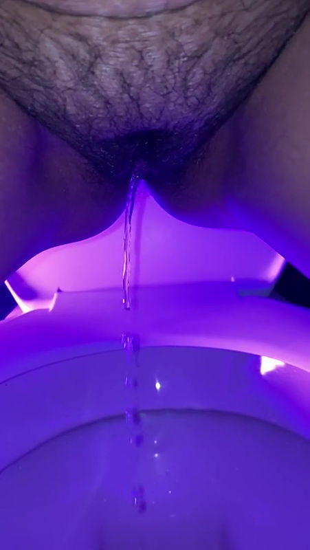 babe peeing in slow-mo – rainbow.