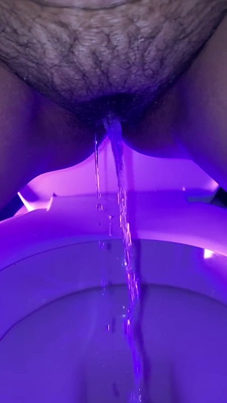 babe peeing in slow-mo – rainbow.