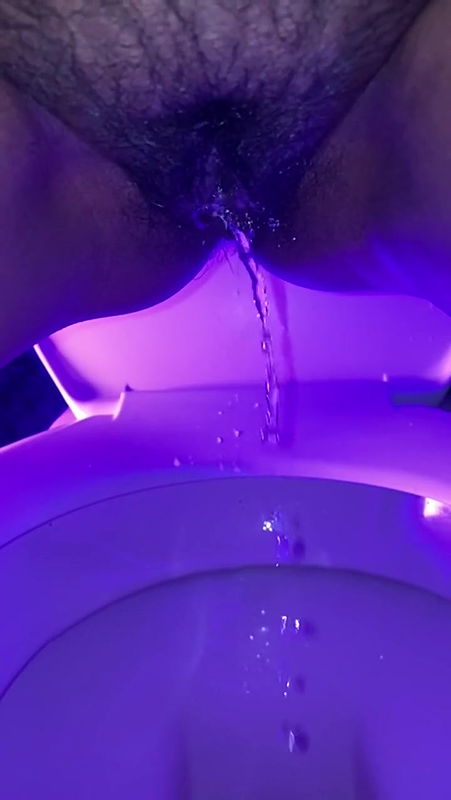 babe peeing in slow-mo – rainbow.