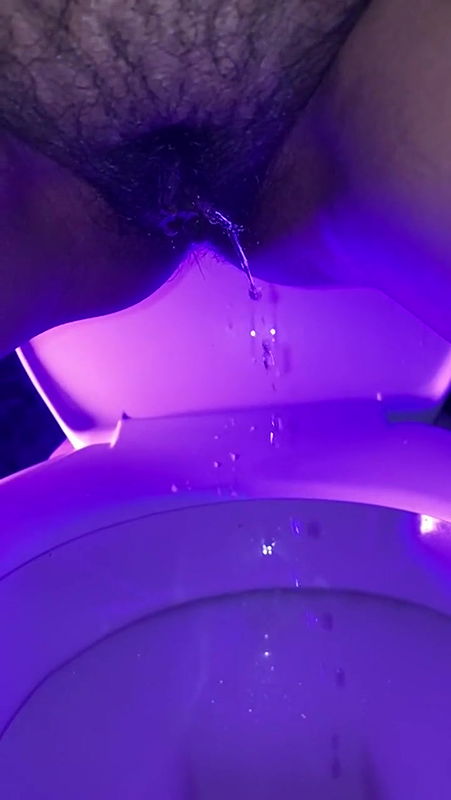 babe peeing in slow-mo – rainbow.