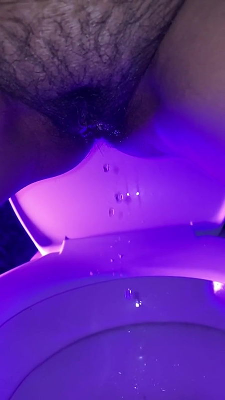 babe peeing in slow-mo – rainbow.