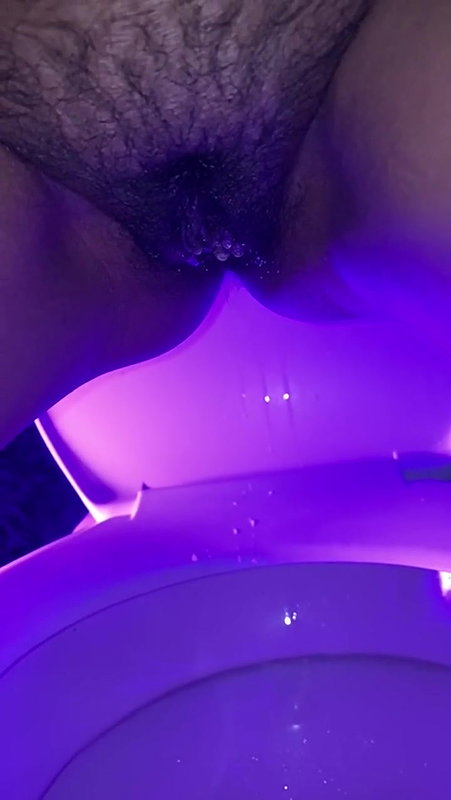 babe peeing in slow-mo – rainbow.