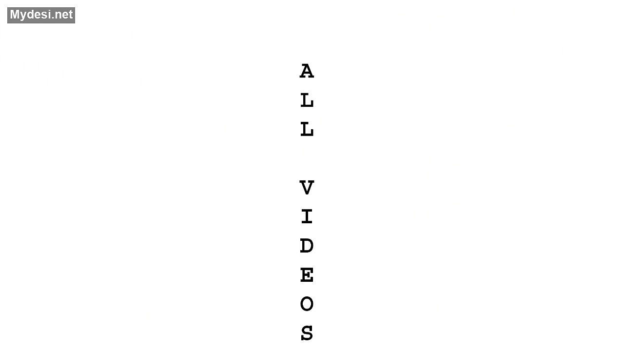 Young indian bhabhi wearing saree showing side boobs and backless body