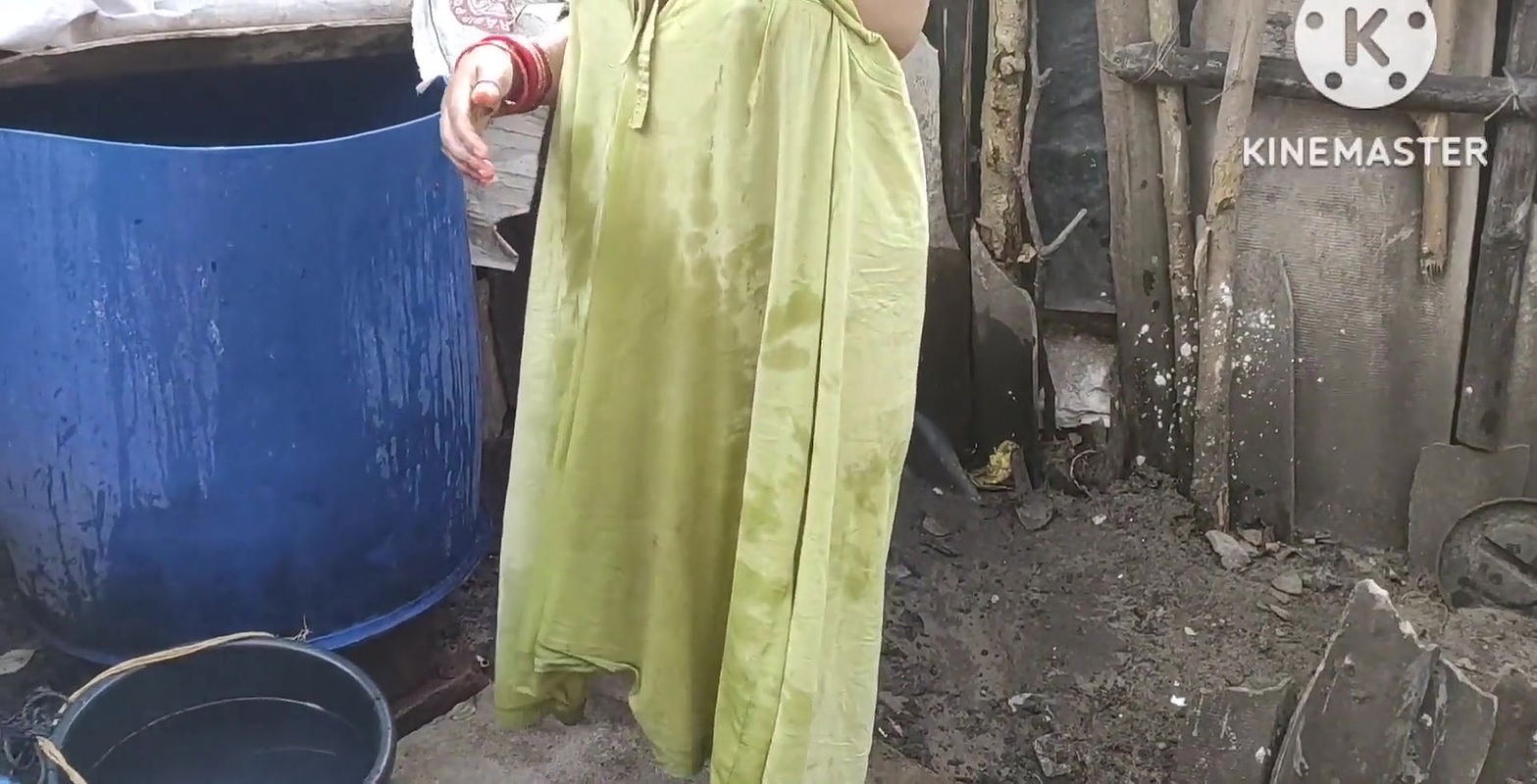 Bhabhi anita yadav ki hot bathing.