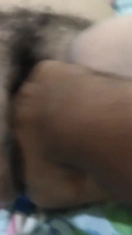 Bhabhi ki chut me ungli kiya Akele main.