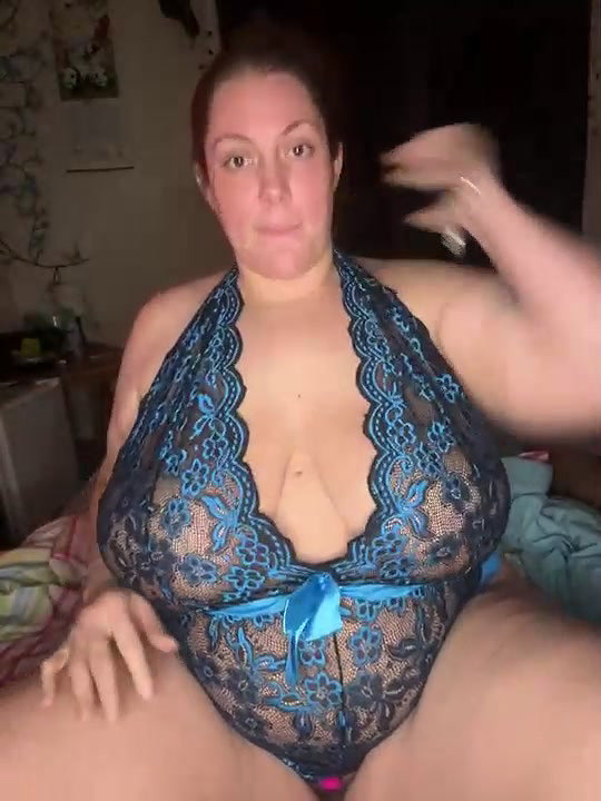 Amateur BBW with multiple toys and a little squirt_7860bf82