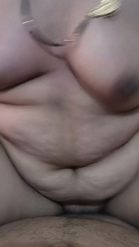 Bhabhi ko podoshi ne chut mara.