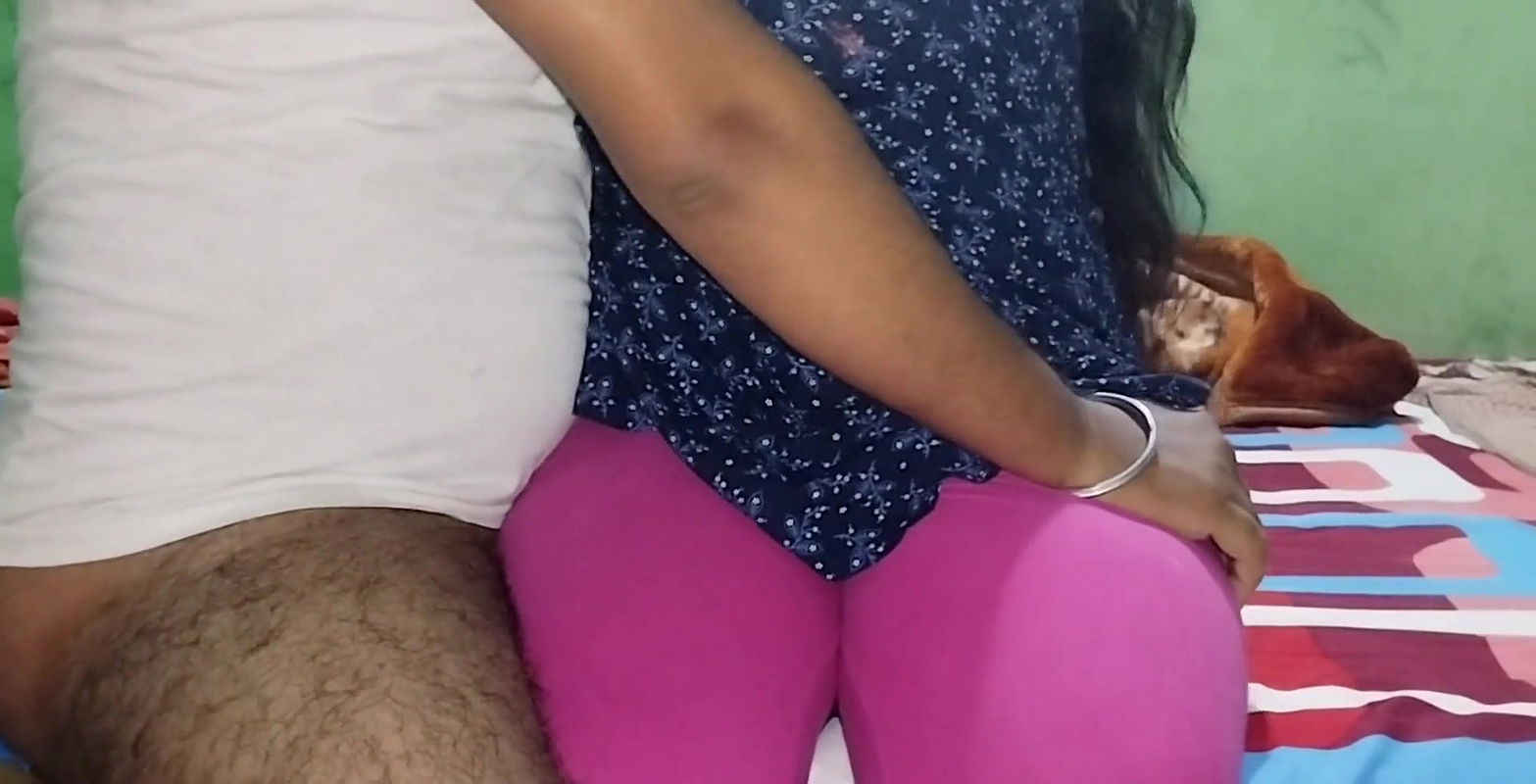 Bhabi k sath chudai.. Doggy style hardcore.