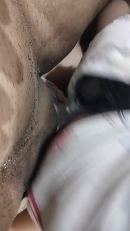 Bhabi ne dost ki lund chusa Aur mouth main cum kiya.