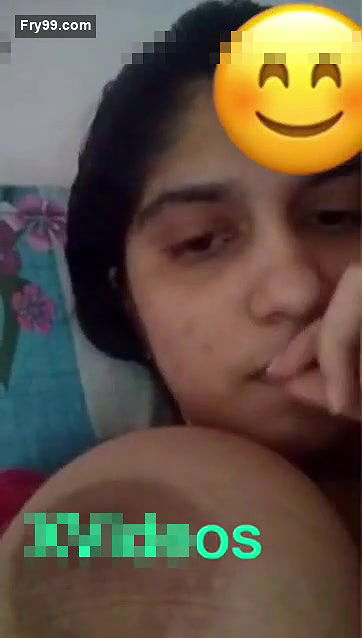 Sexy Desi Girl Showing Her Boobs and Pussy