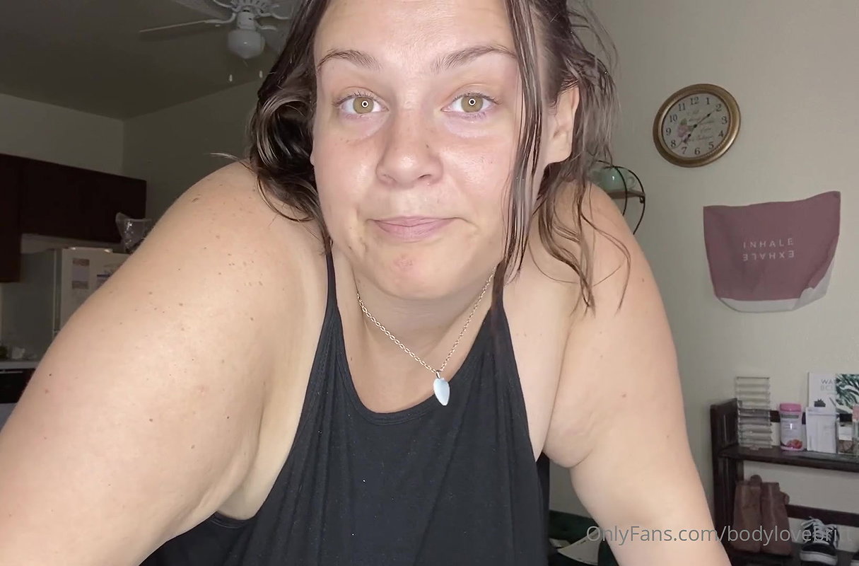 A Busty Blonde Bbw Takes On A Trainer And His Friend At The Same Time_a59aee81