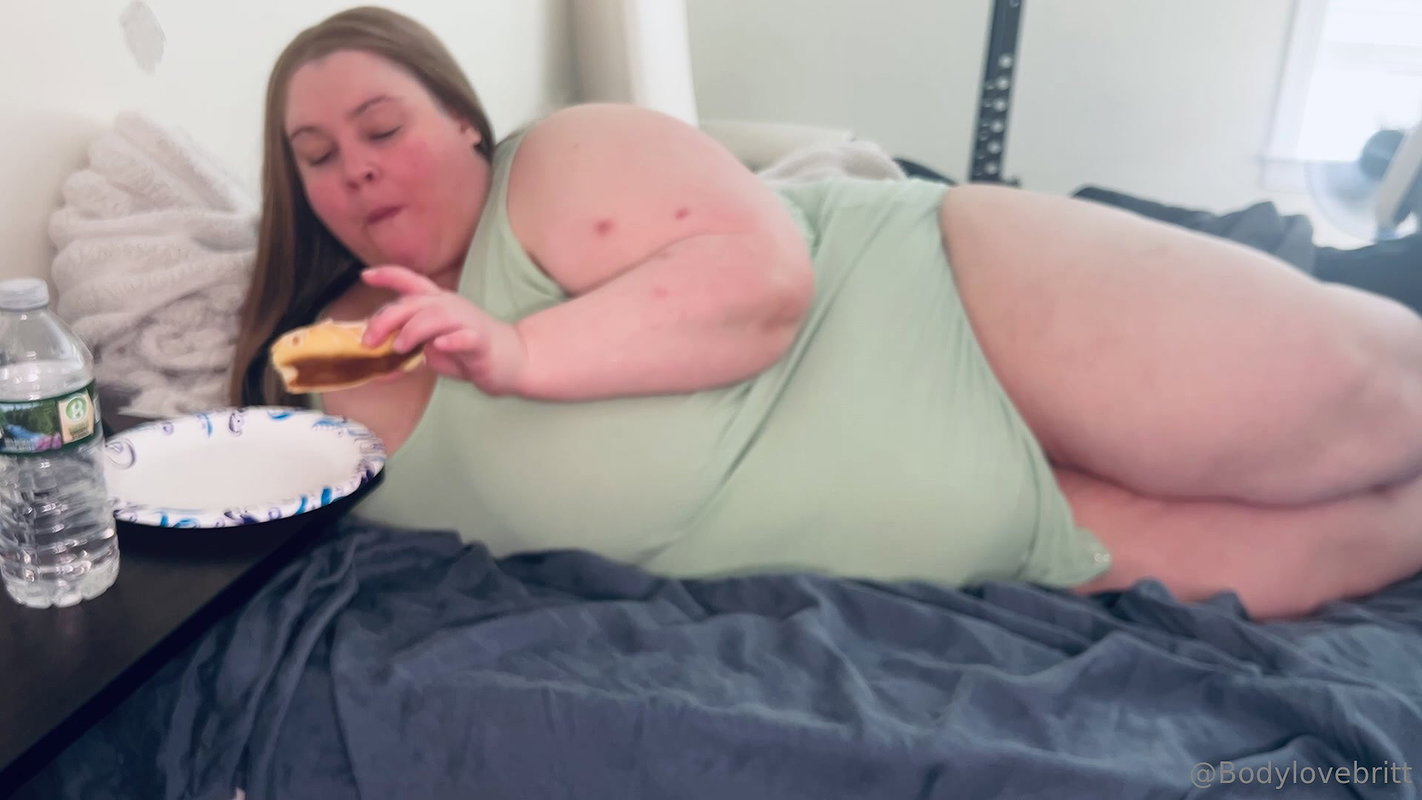 Bbw big tits curvy girl humping pillow_5b4b61c6