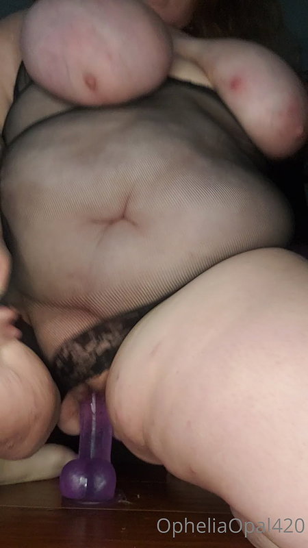 BBW Busty Milf Flashing_bc4e1704