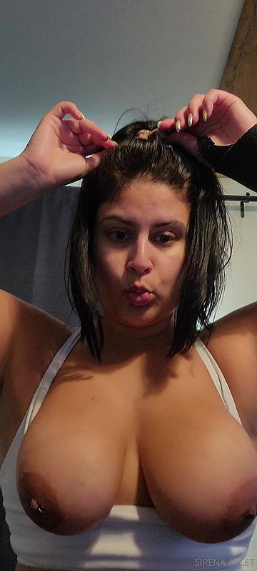 BBW Elizabeth Dresden Sucks Cock at the Gloryhole_c5c09a35