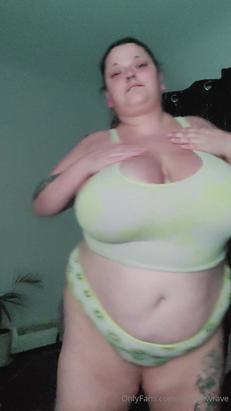 BBW Fucks Pierced Cunt With K9 Dildo_aac4b0b0