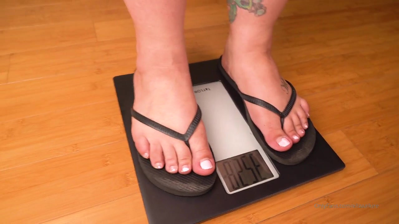 BBW gives a slow teasing lubed big boobied handjob Male POV handjob and cumshot_9e3e59eb