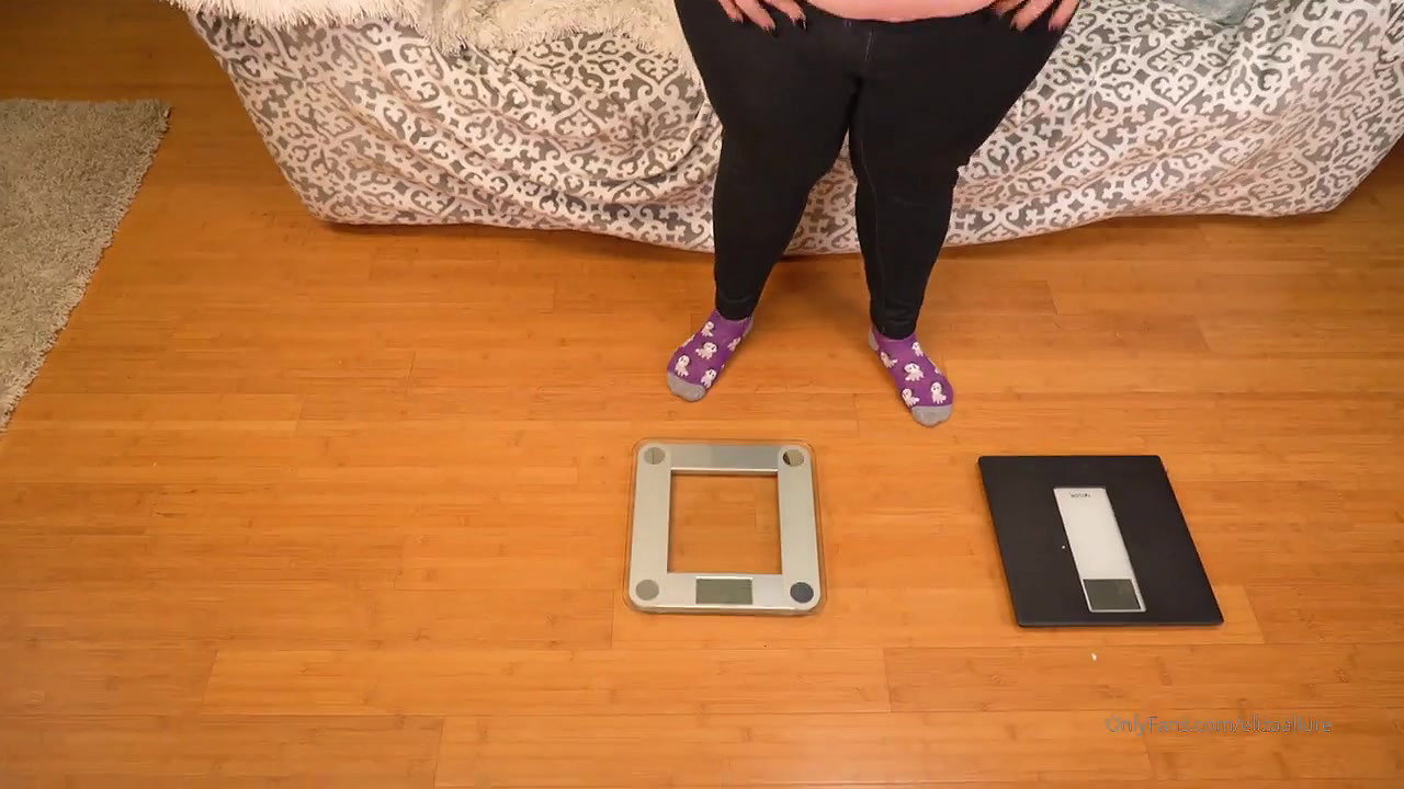 BBW gives a slow teasing lubed big boobied handjob Male POV handjob and cumshot_9e3e59eb