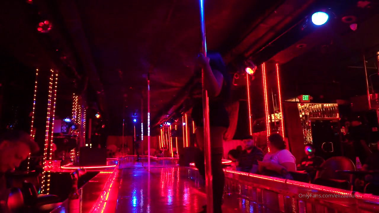 BBW MILF Using my new Clit Sucking Rose Vibrator_2b911ffb