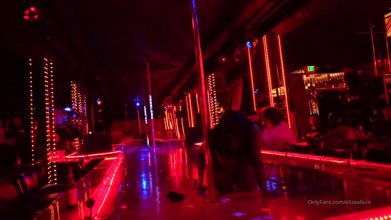 BBW MILF Using my new Clit Sucking Rose Vibrator_2b911ffb