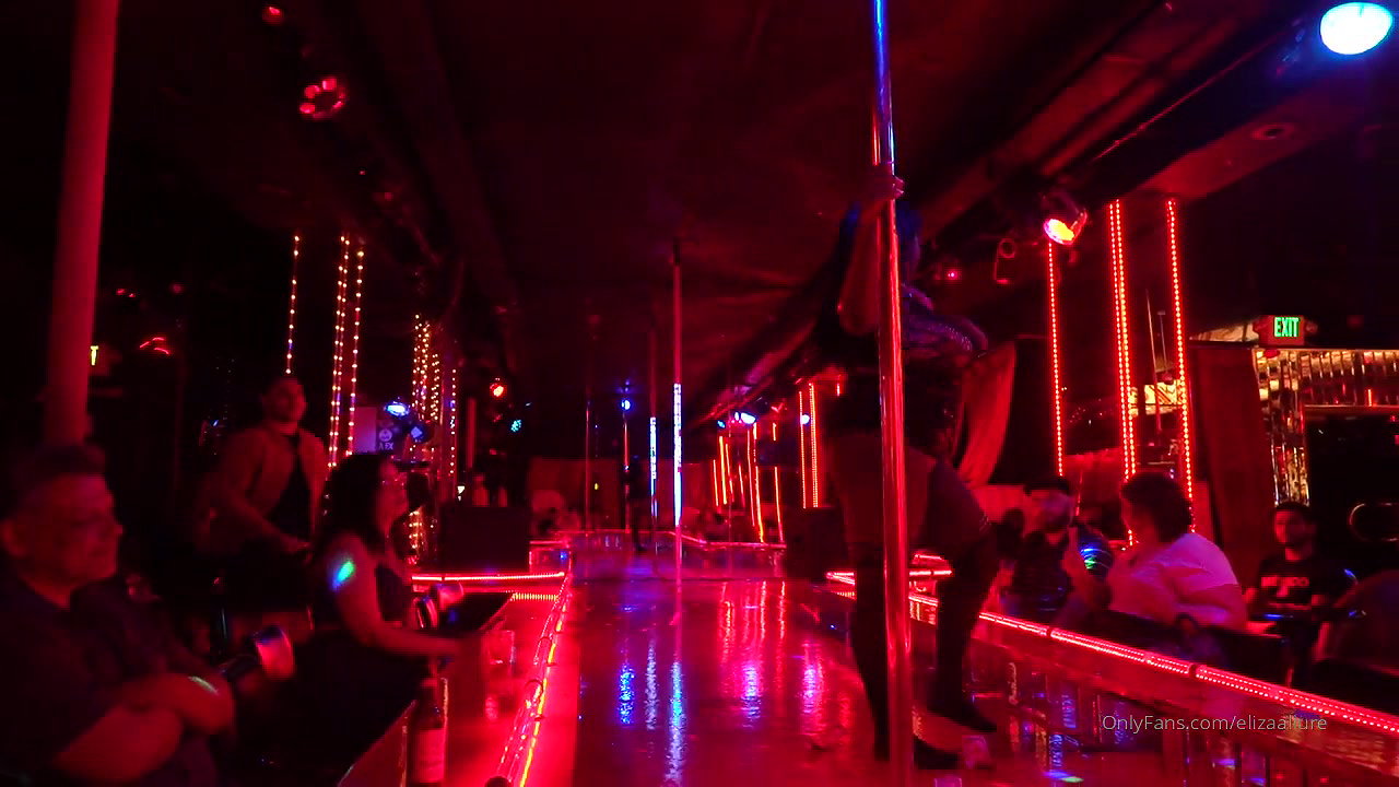 BBW MILF Using my new Clit Sucking Rose Vibrator_2b911ffb