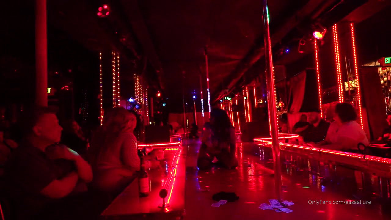 BBW MILF Using my new Clit Sucking Rose Vibrator_2b911ffb