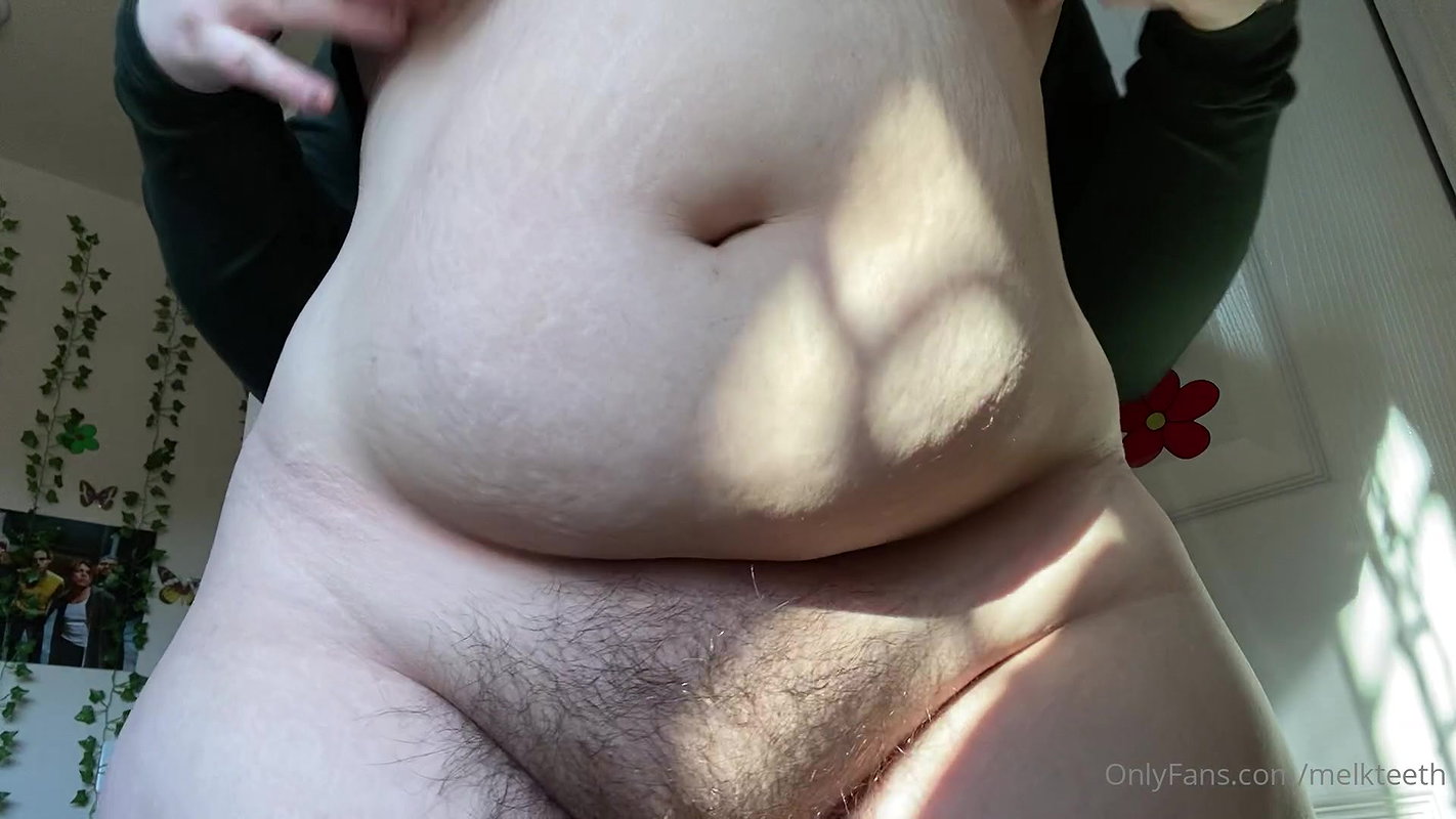 BBW PISSING AND GOLF BALL FUN TEASER_755e2e03