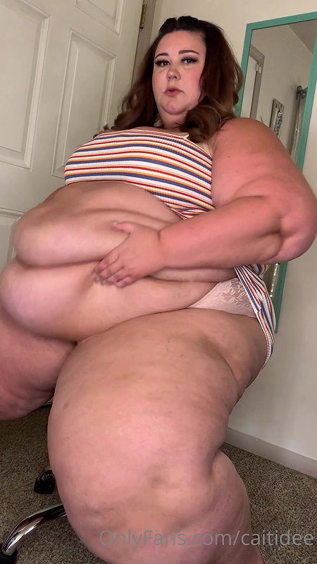 BBW playing with tits clit and ass in sexy lingerie_3cb00aee