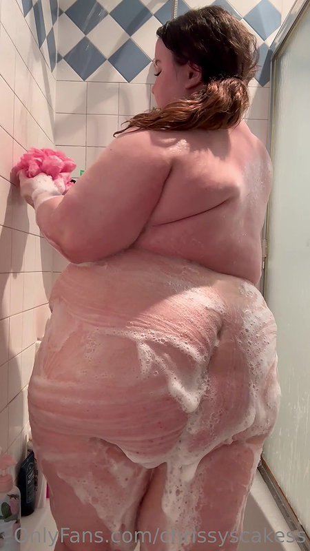 BBW sits on me after taking her photos-crisporn6_6a2e612d