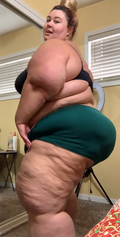 BBW Stretches Pussy On Massive Bad Dragon Dildo – Hera Hecate_756a5055