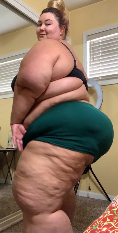 BBW Stretches Pussy On Massive Bad Dragon Dildo – Hera Hecate_756a5055