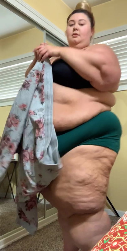 BBW Stretches Pussy On Massive Bad Dragon Dildo – Hera Hecate_756a5055