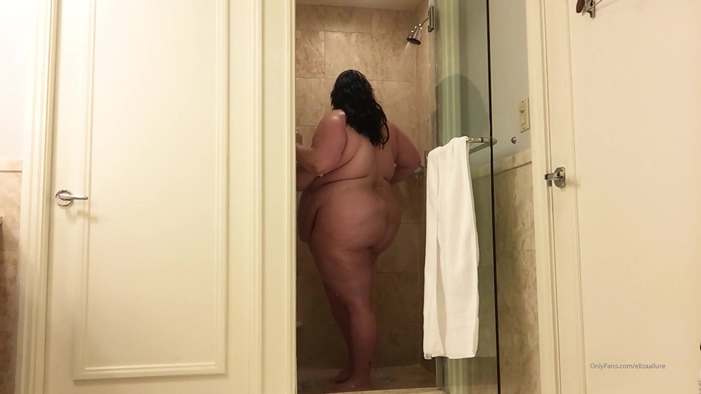 BBW taking a Dildo Break_f1a18dd3