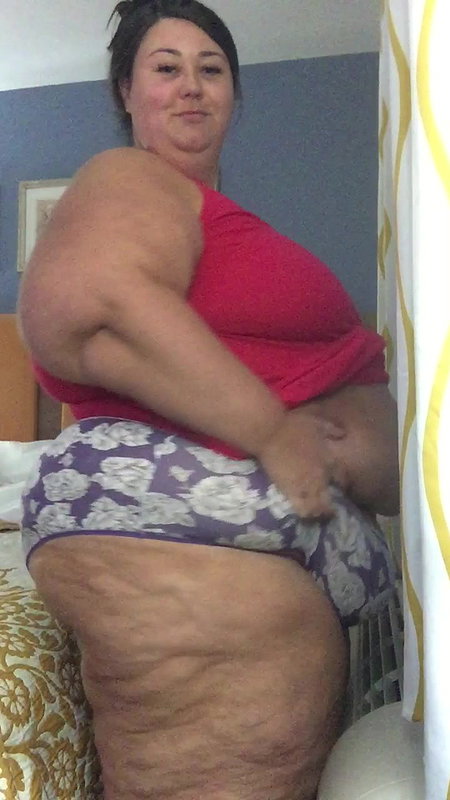 BBW Valhalla Lee Moans in Pleasure While a Stiff Cock Drills Her Pussy_a70fb249