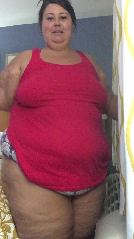 BBW Valhalla Lee Moans in Pleasure While a Stiff Cock Drills Her Pussy_a70fb249