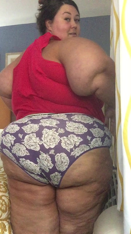 BBW Valhalla Lee Moans in Pleasure While a Stiff Cock Drills Her Pussy_a70fb249