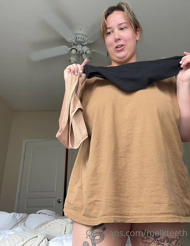 Big Booty BBW Fucks Santa For Gifts_6fb7d8c4