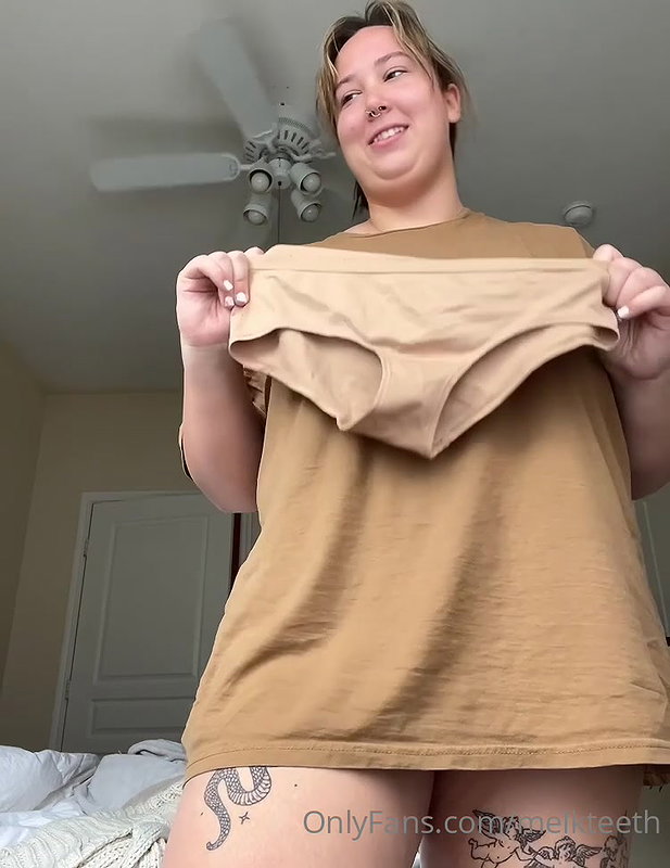 Big Booty BBW Fucks Santa For Gifts_6fb7d8c4