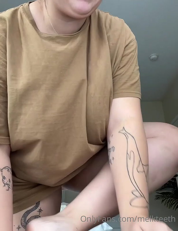 Big Booty BBW Fucks Santa For Gifts_6fb7d8c4