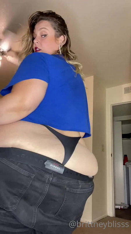 Big Tits BBW Asian MILF Bouncing Huge Boobs in Sexy Bra_9b65a87a